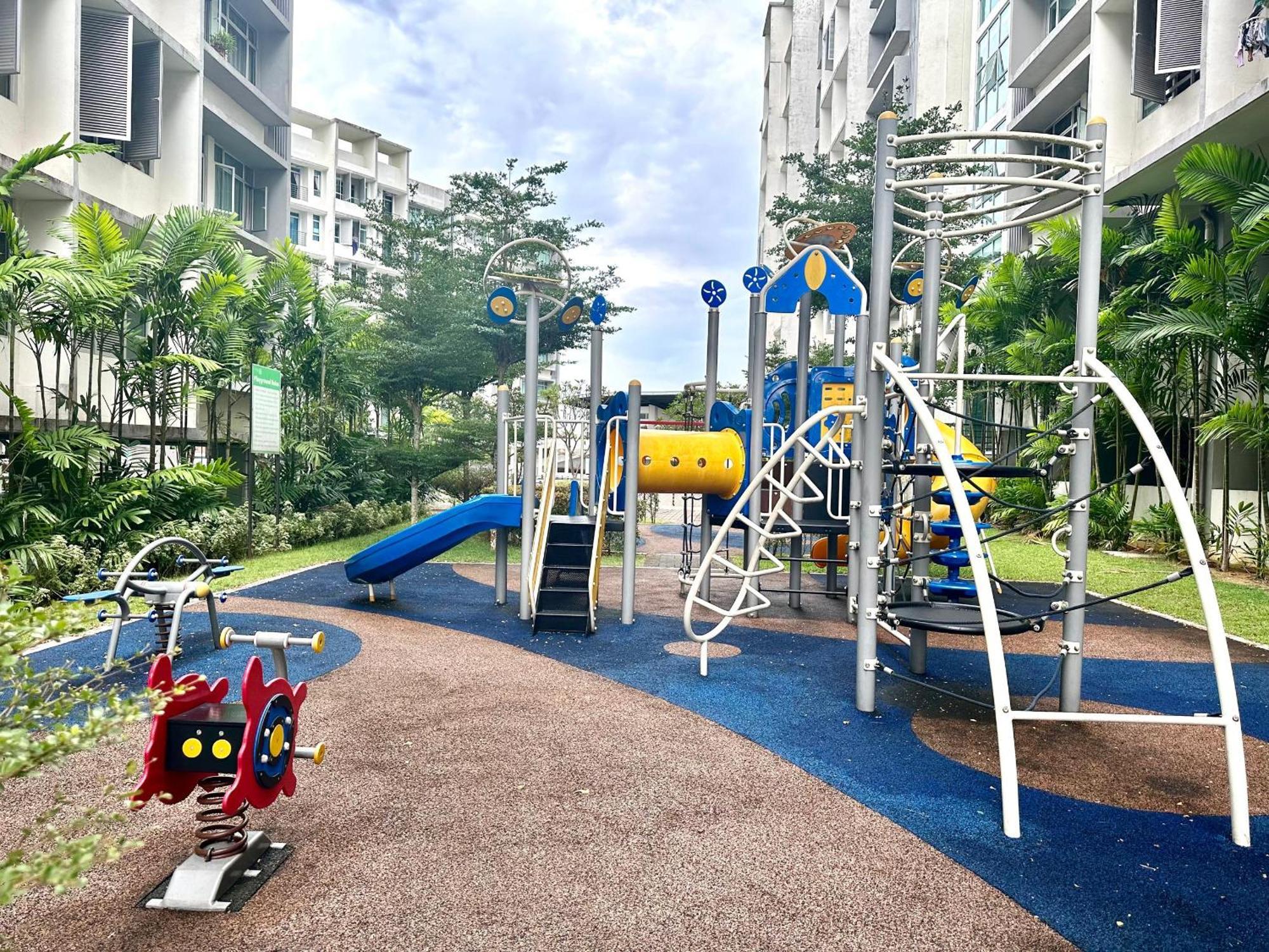 Pangsapuri New! Cozy 3br - Austin Height 10pax *